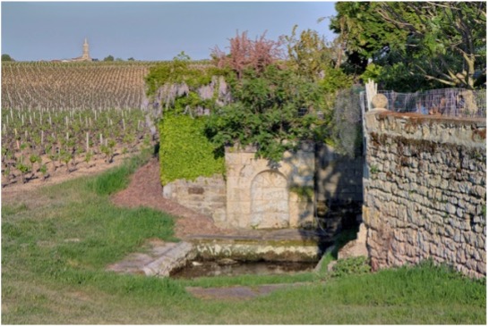 Situé dans le hameau du même nom, d’origine ancienne. L’origine du mot ‘Pez’ vient de ‘pès’ qui signifie pied romain